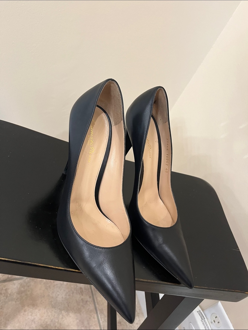 Gianvito Rossi Scarlett Black Leather Stiletto Pumps - Size 40 EU - Picture 14 of 16